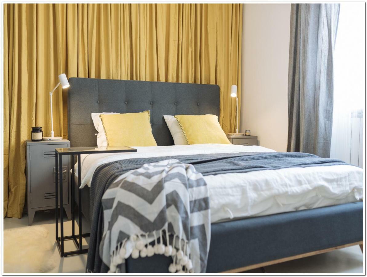 Old Town Cosy Studio Bukares Bagian luar foto