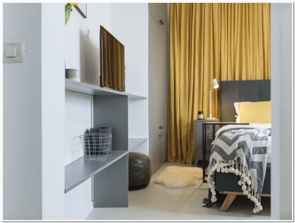 Old Town Cosy Studio Bukares Bagian luar foto